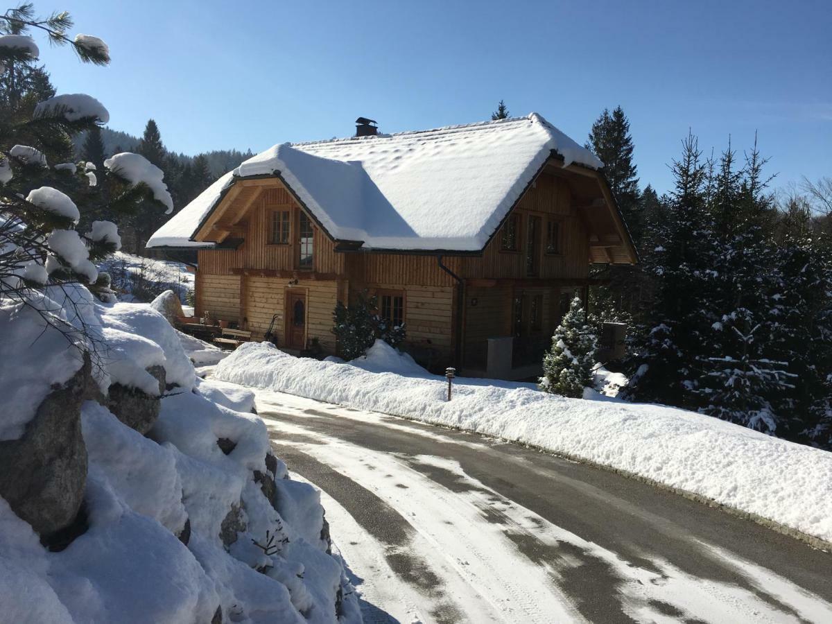 Apartment Pod Skalco Jesenice Bagian luar foto